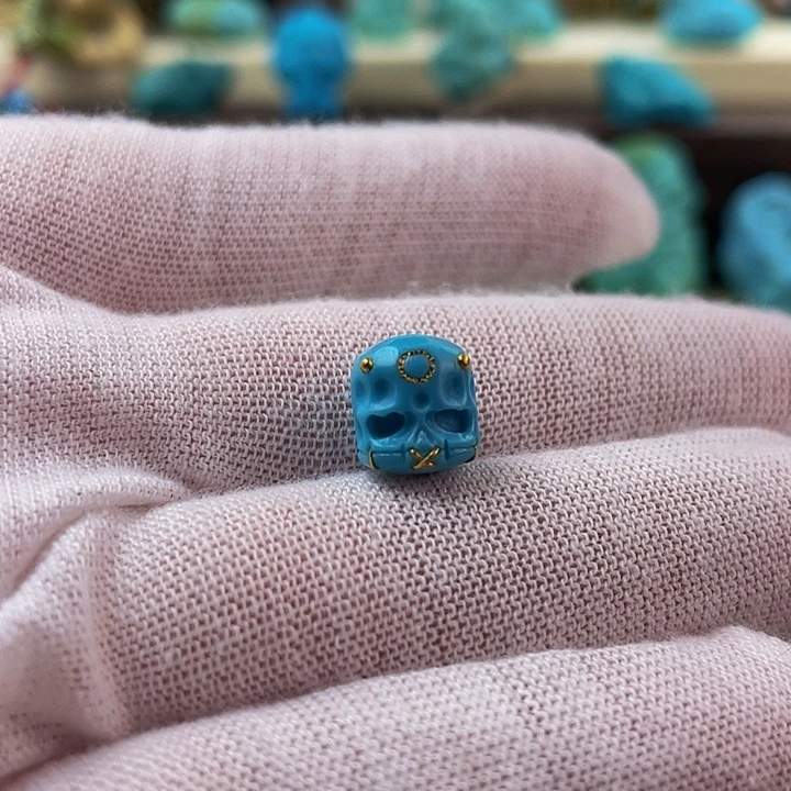 淡***珊绿松石未镶嵌原矿