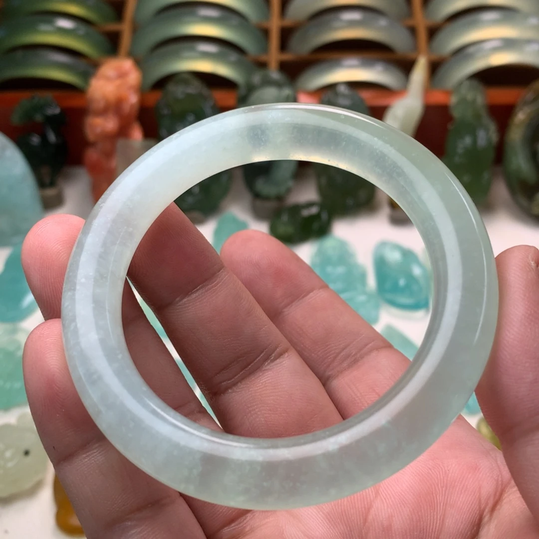 蛇纹石玉未镶嵌天青冻手镯