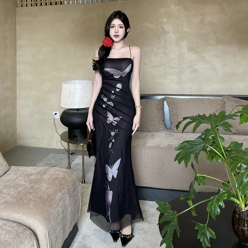 复古高级感蝴蝶印花吊带连衣裙女新款露背设计小性感收腰修身长裙