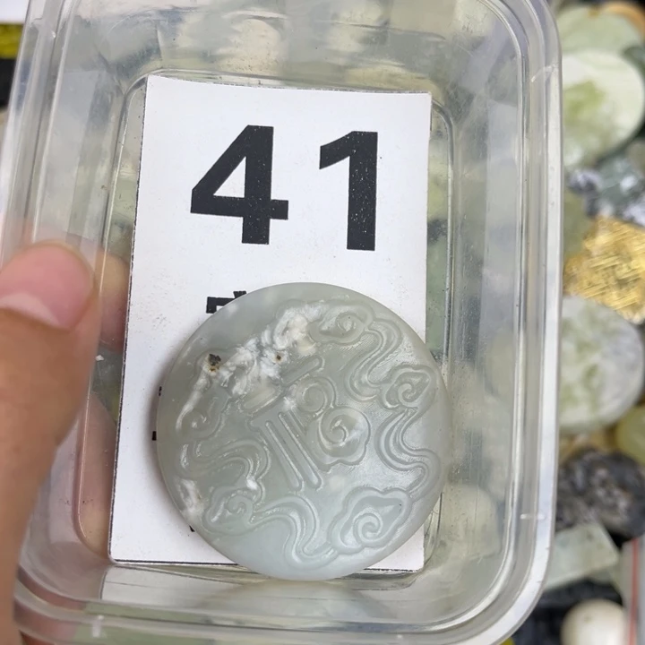 蛇纹石玉足银镀金镶嵌颈饰