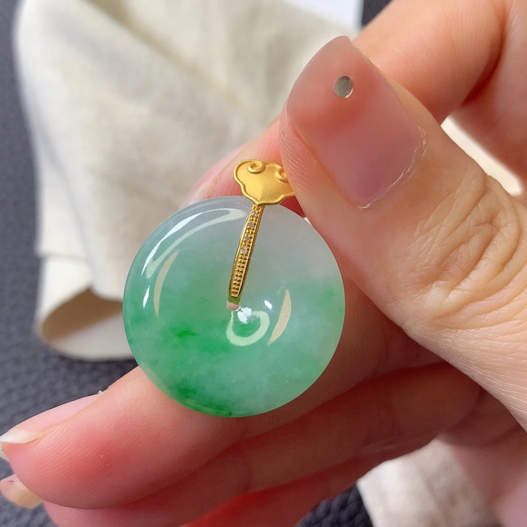 【闪购商品】吊坠(赠链)18K金镶嵌翡翠