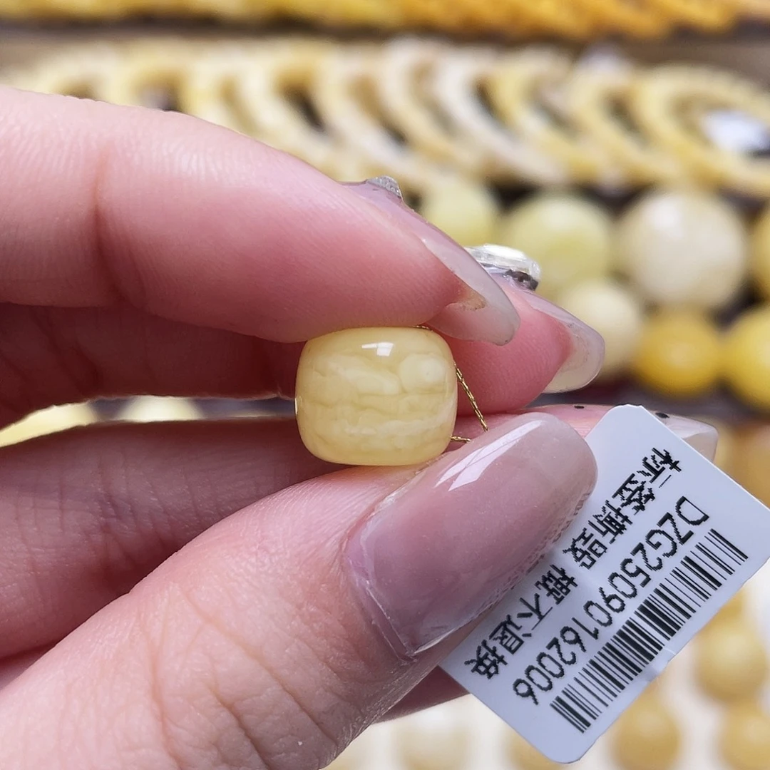 琥珀未镶嵌裸石11.3*9.3mm老型瑕