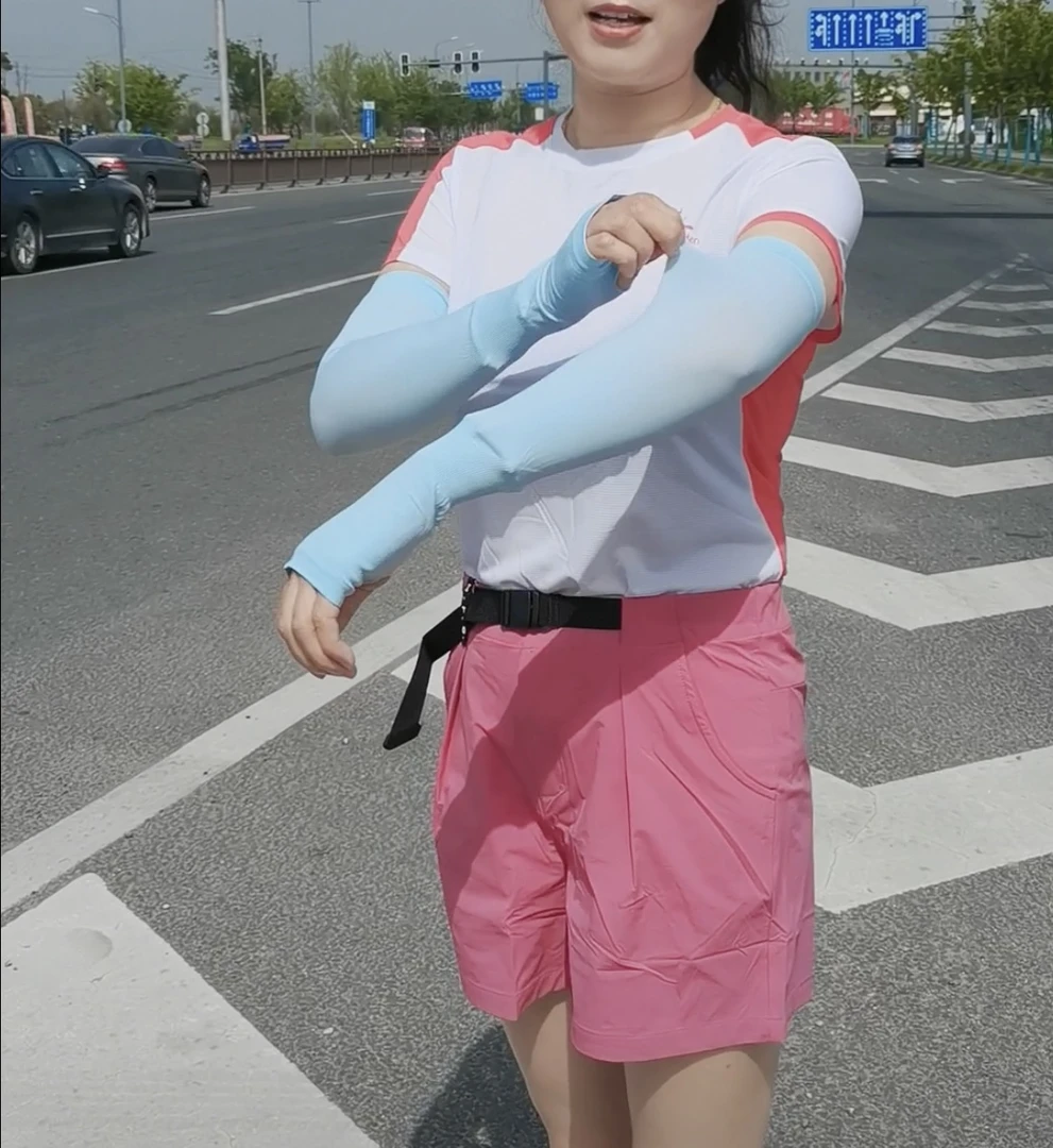 防晒冰袖女款夏季户外运动防紫外线透气冰感弹力轻薄防晒护袖一副