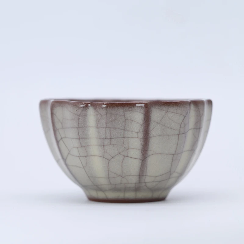 传世哥窑龙字款含笑杯茶杯