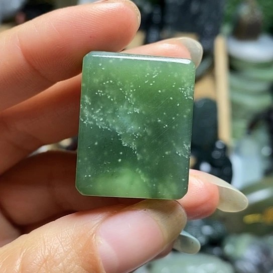 未镶嵌和田玉（糖玉）珠宝半成品