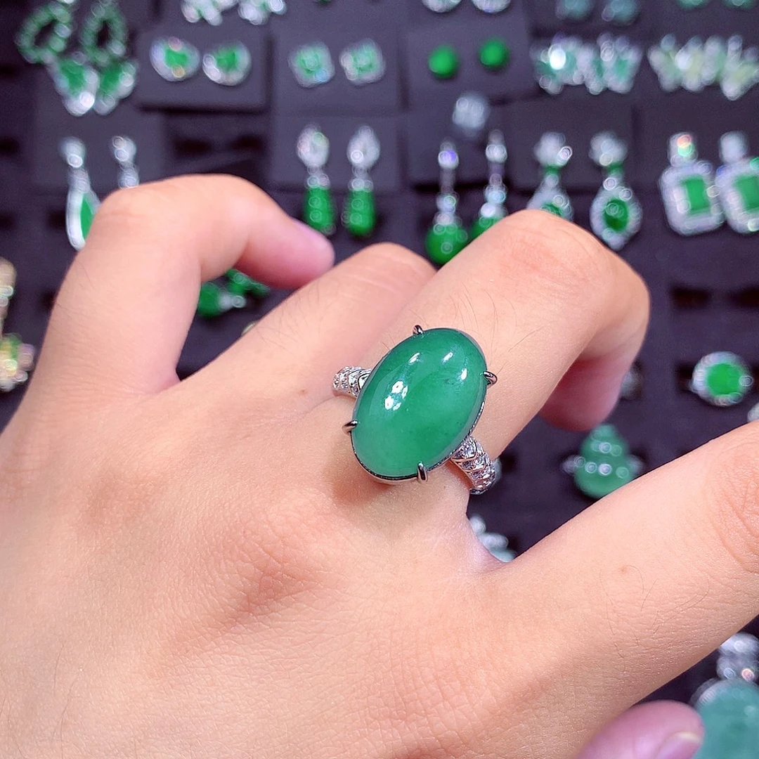 颈饰未镶嵌翡翠天然