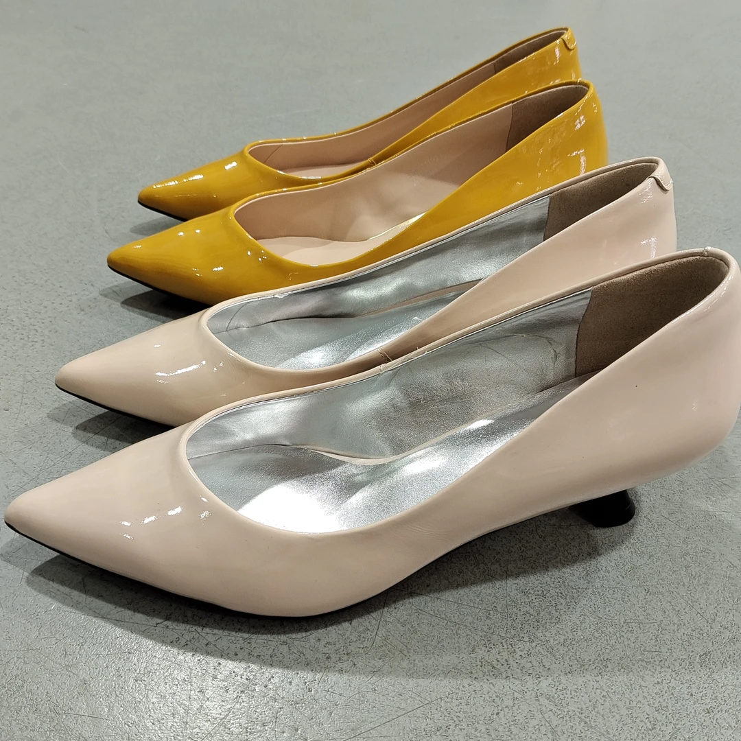 星期六ins风浅口尖头超软小牛漆皮中跟单鞋SS41111929