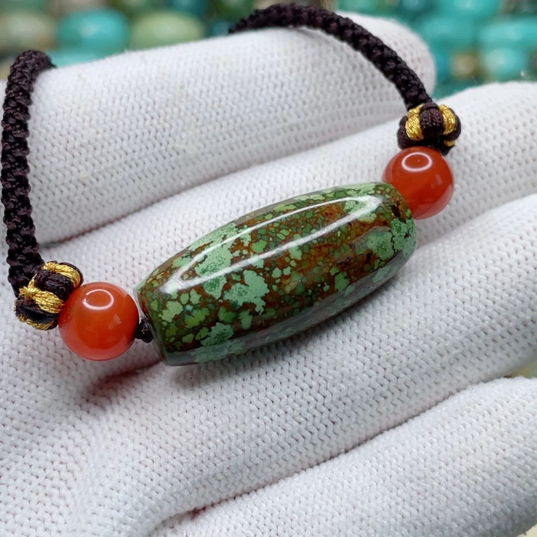 未镶嵌绿松石颈饰