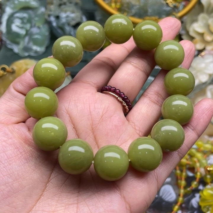 蛇纹石玉未镶嵌吊坠