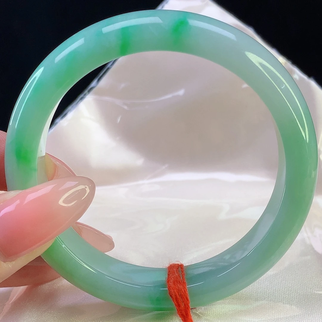 翡翠手镯未镶嵌天然翡翠8304