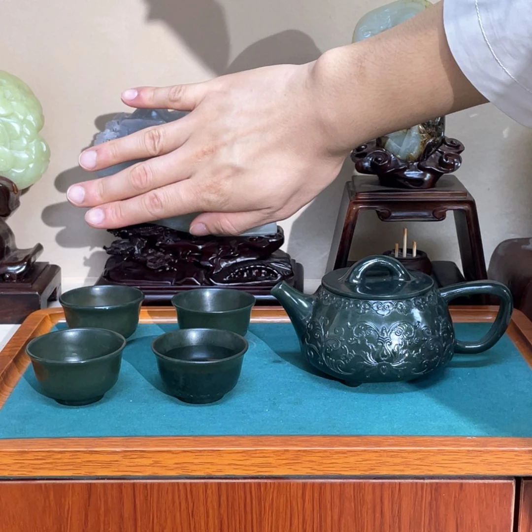 未镶嵌和田玉摆件