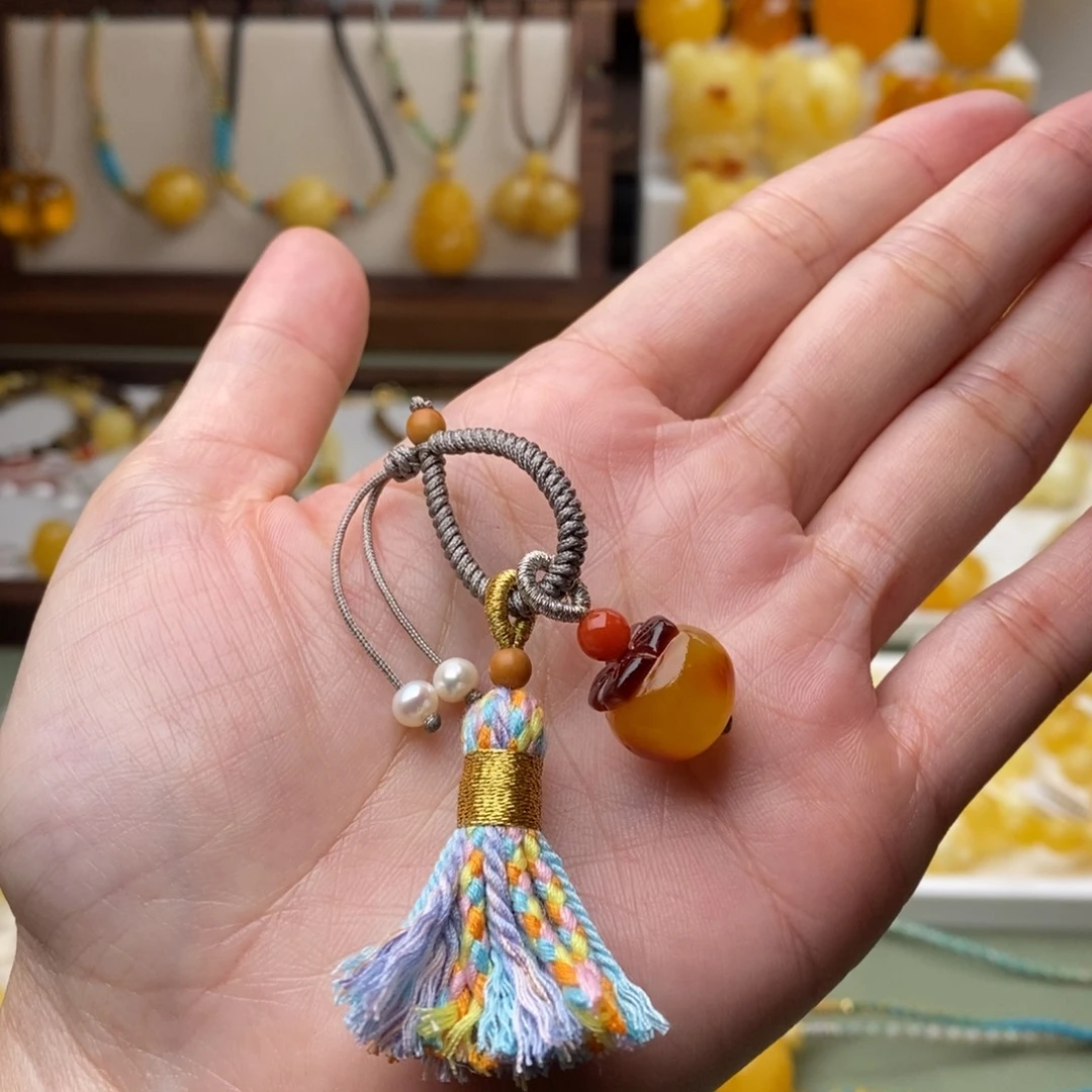 琥珀未镶嵌吊坠(赠链)柿柿如意