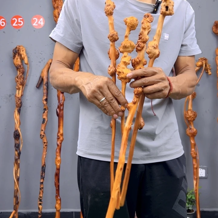 黑果木一物一拍,以直播间截图实物为准，有风化裂痕