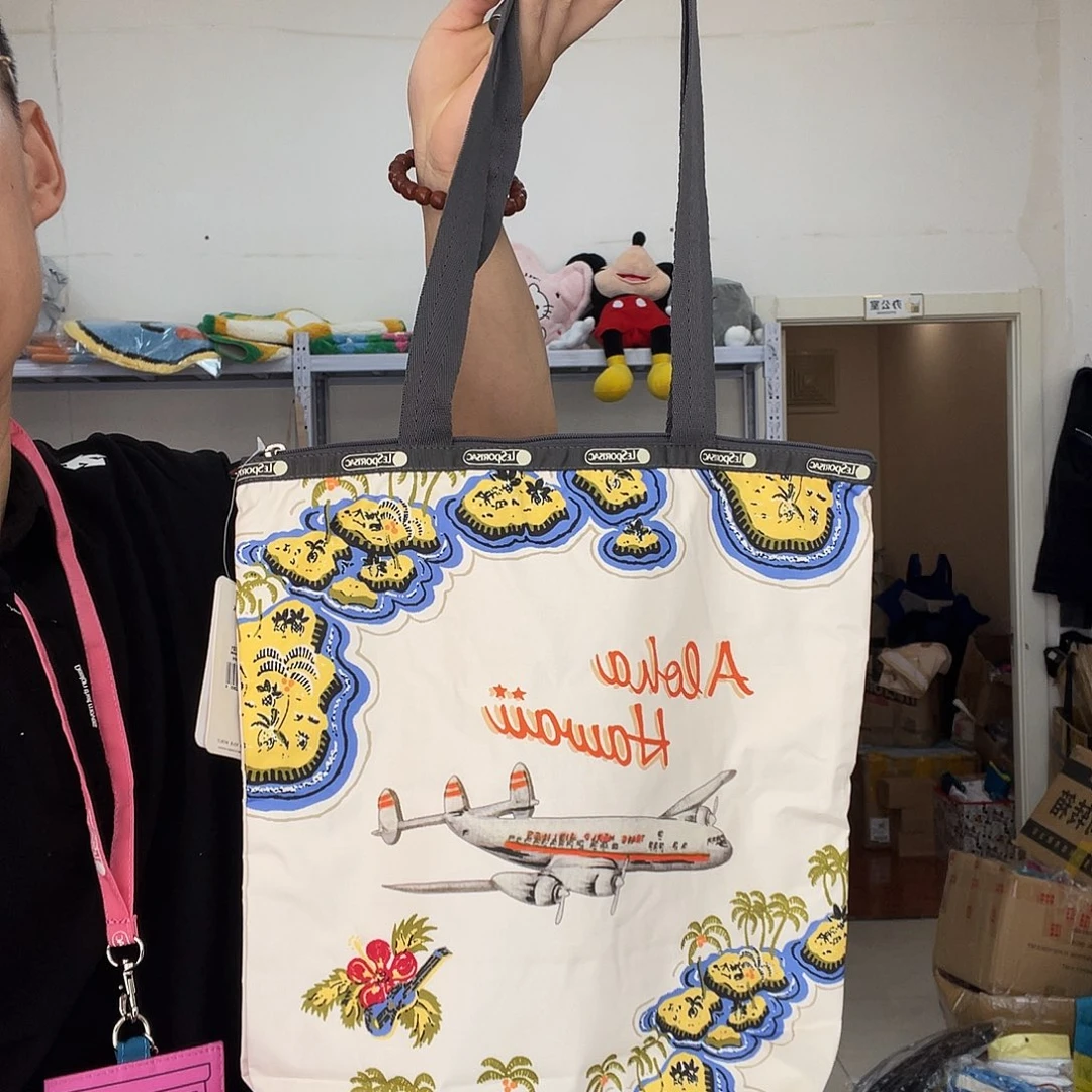 PU化妆包等产品和产品