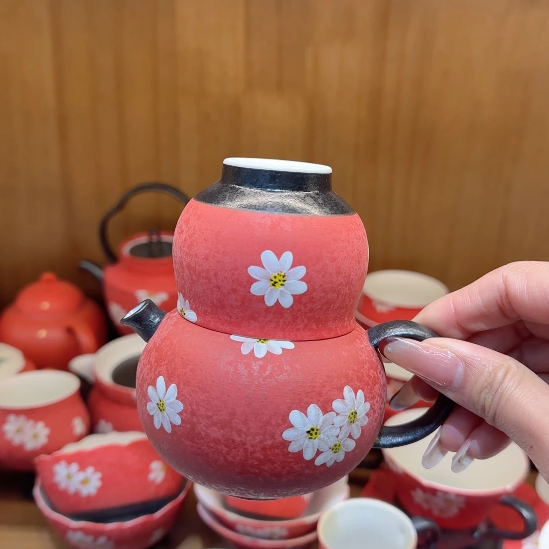 一个茶壶一个茶杯