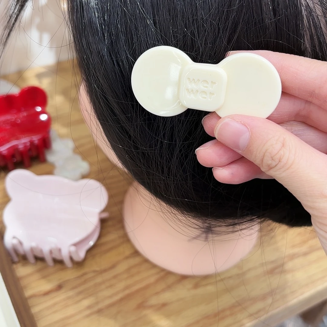 皮质铁合金中号蝴蝶结奶黄