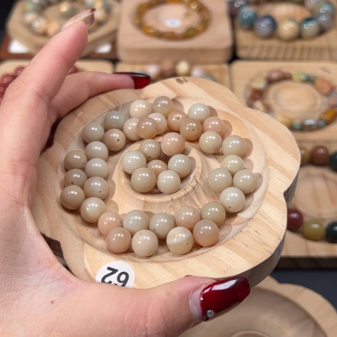 荔***冰石英质玉未镶嵌手链62