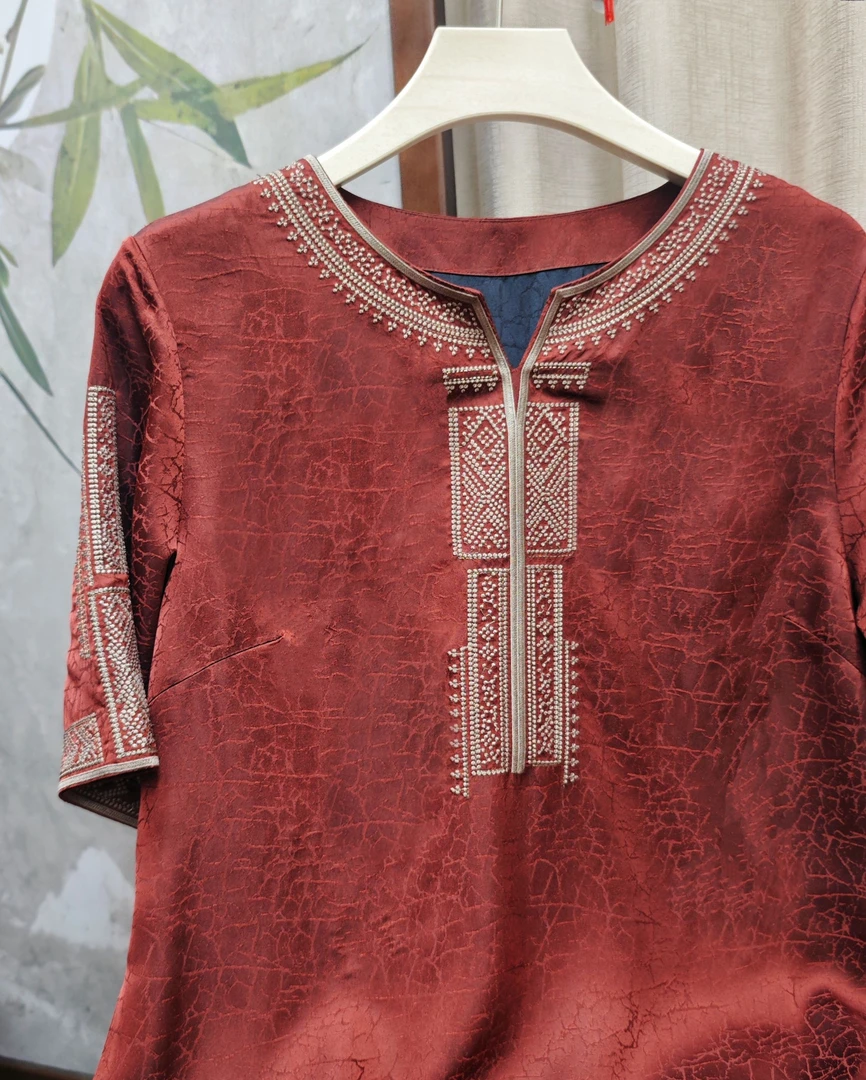 赤锦-红云纱连衣裙2025新款夏季重工刺绣气质减龄中长裙