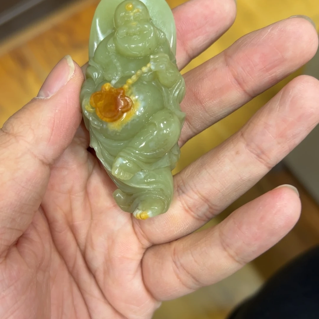 透闪石质玉颈饰未镶嵌天*