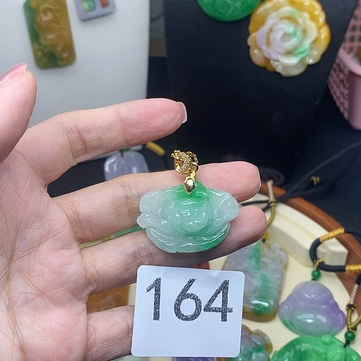 吊坠(赠链)未镶嵌翡翠