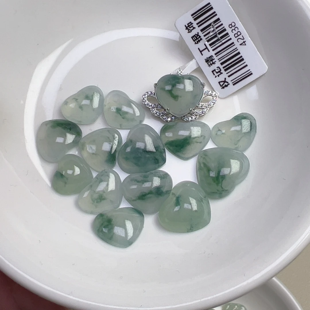 翡翠散珠冰飘花爱心