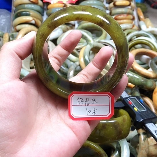 未镶嵌蛇纹石玉手镯程*华