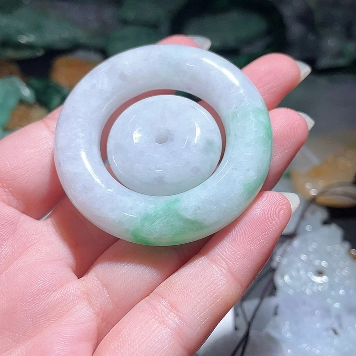 颈饰未镶嵌翡翠天