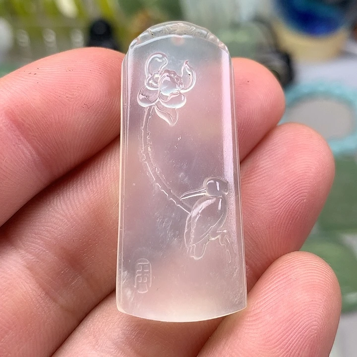 蛇纹石玉挂坠未镶嵌