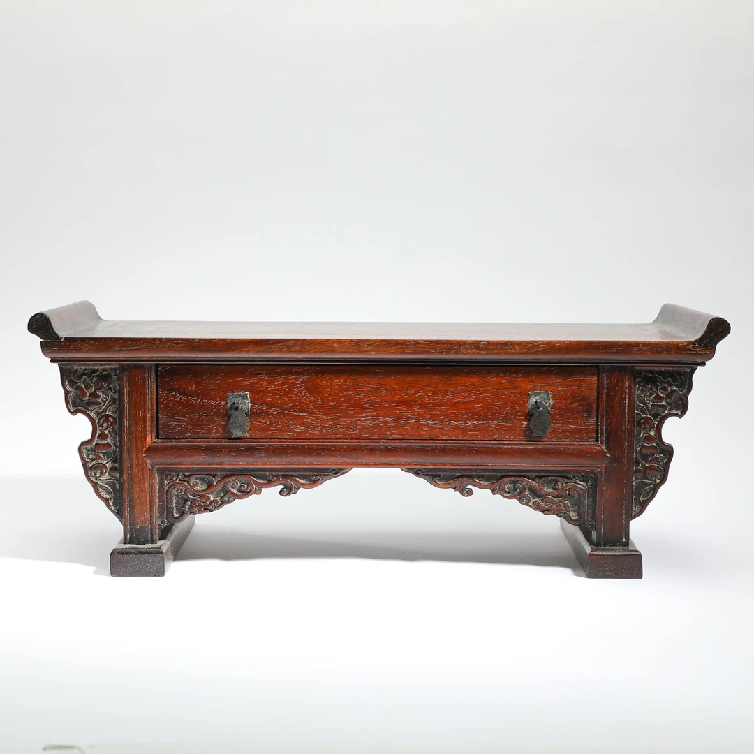 31. 民国 红木翘头小案几【古董拍卖】