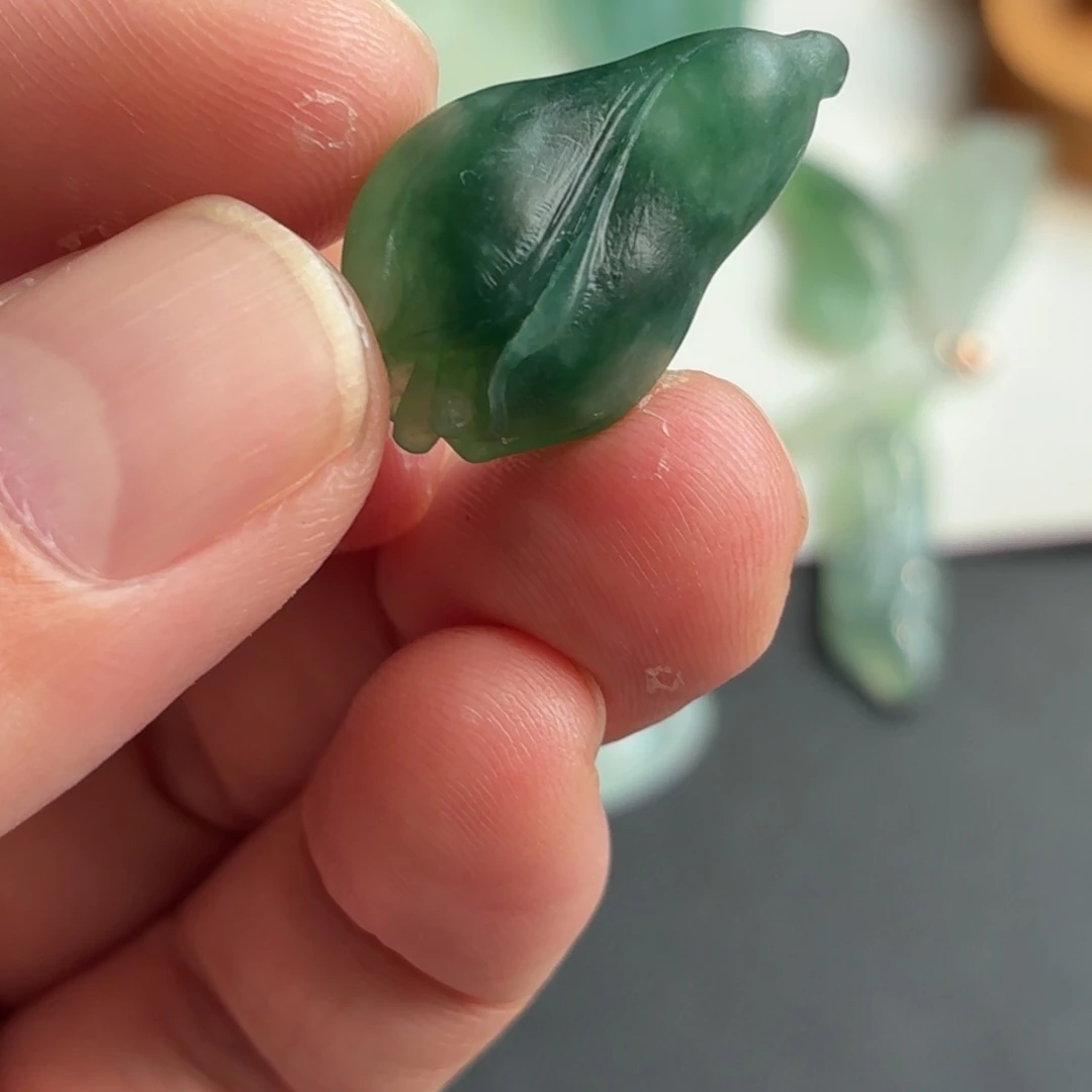 定制翡翠未镶嵌玉兰花