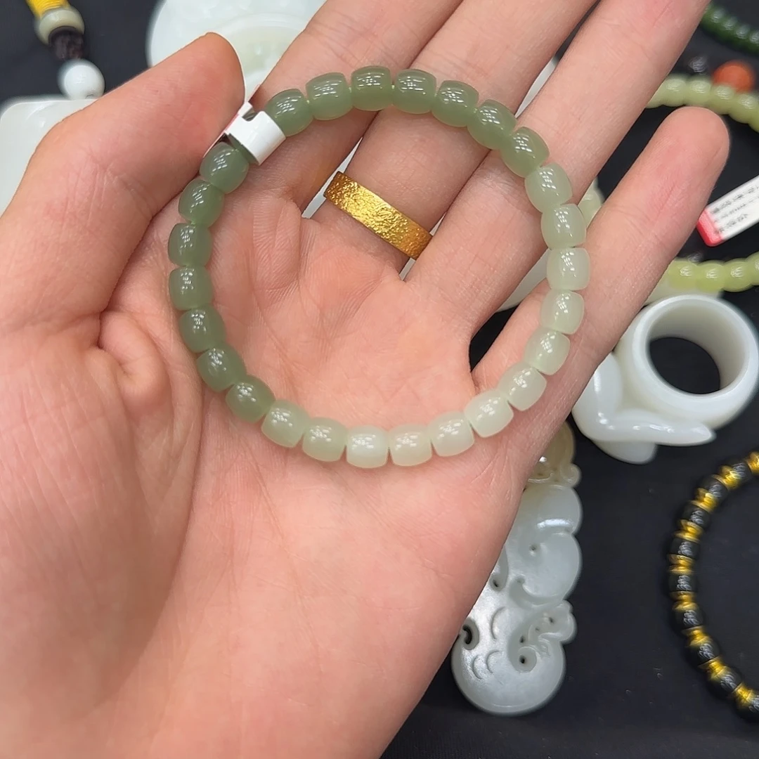 和田玉未镶嵌手串