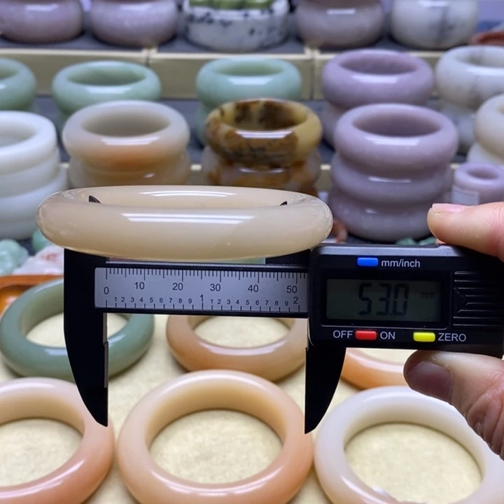 石英质玉未镶嵌手镯