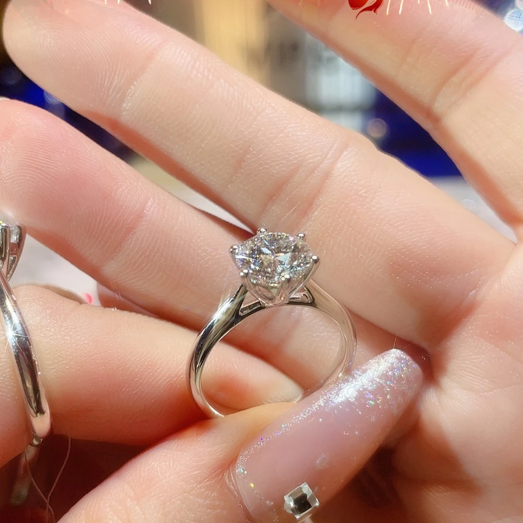 实验室培育钻石18K金镶嵌1.7E/VS1，13