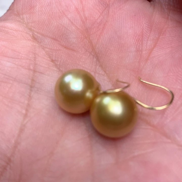 18K金镶嵌耳饰海水珍珠