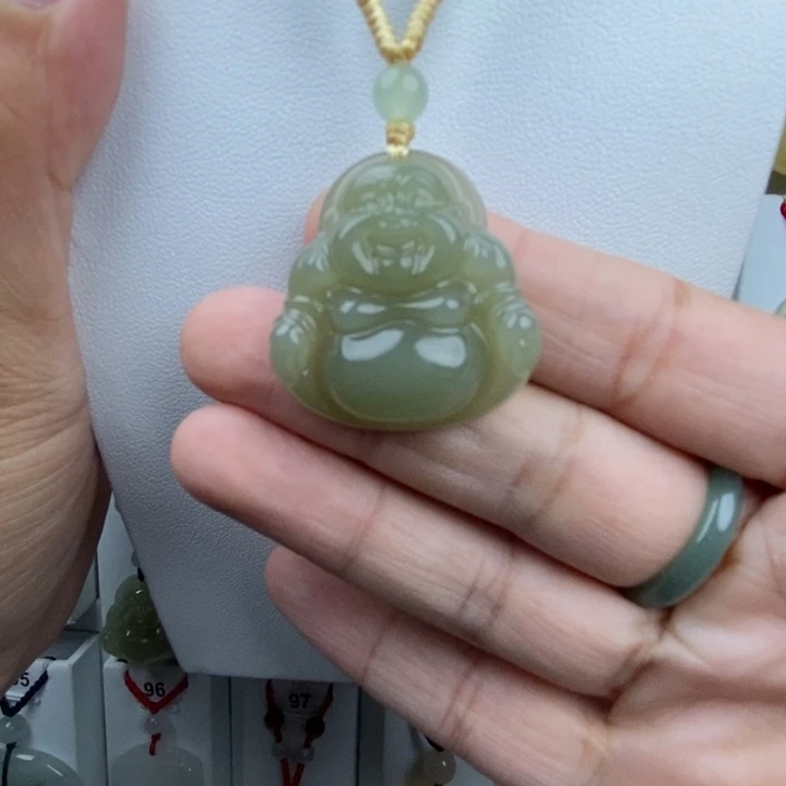 单***妈颈饰未镶嵌和田玉