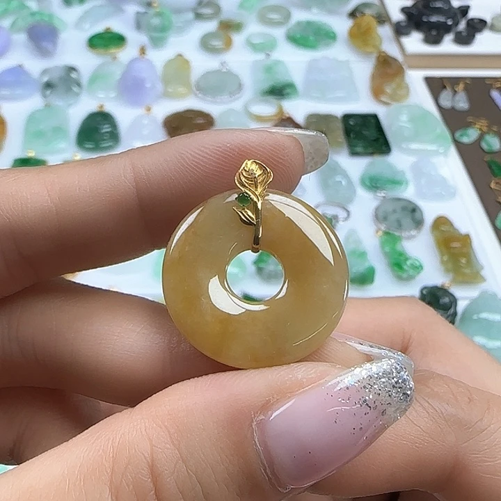 翡翠颈饰未镶嵌甜甜圈