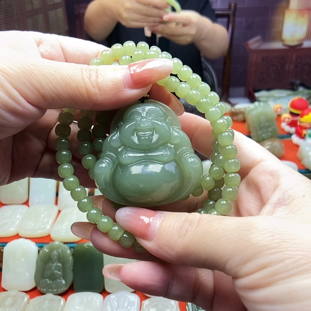 颈饰未镶嵌和田玉花*