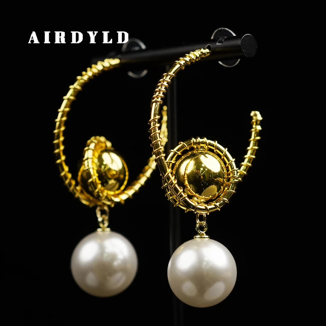 黄铜仿珍珠耳饰 【月半弯耳环】欧美法式夸张大气个性小众金色耳环