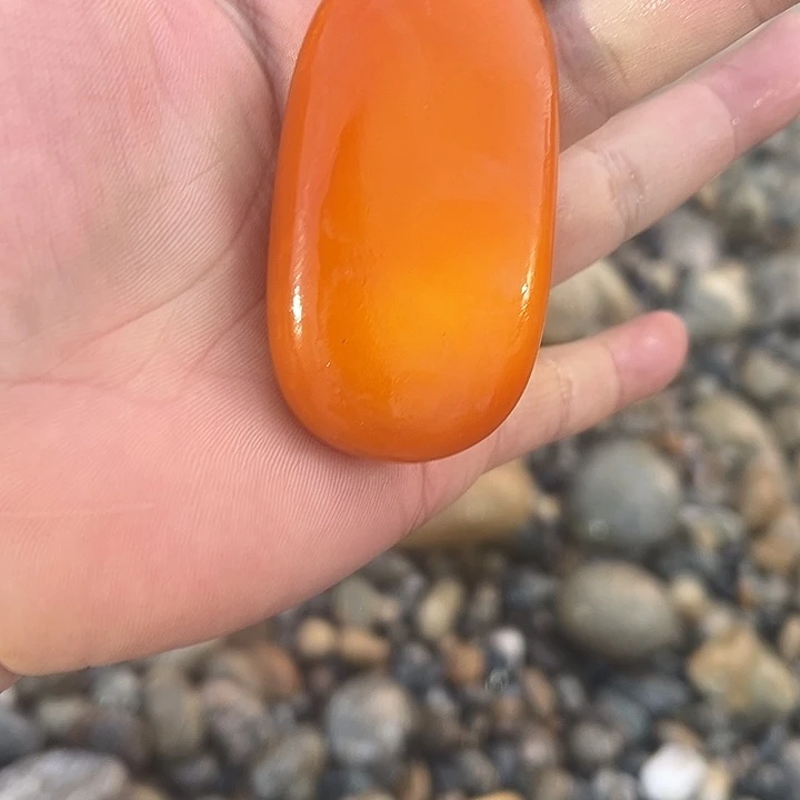 和田玉（糖玉）未镶嵌珠宝奇石