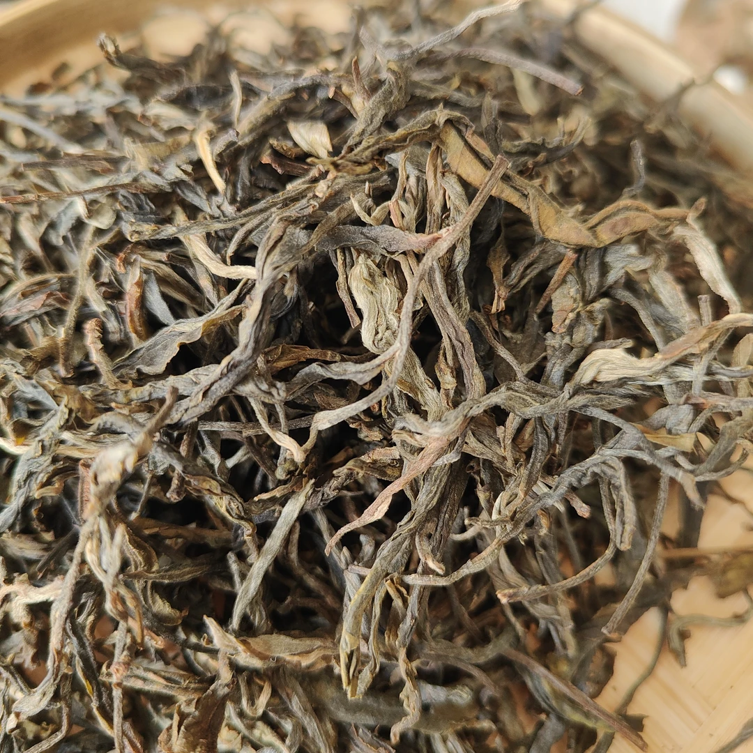 2025年老班章82号十三钗古树生茶散茶