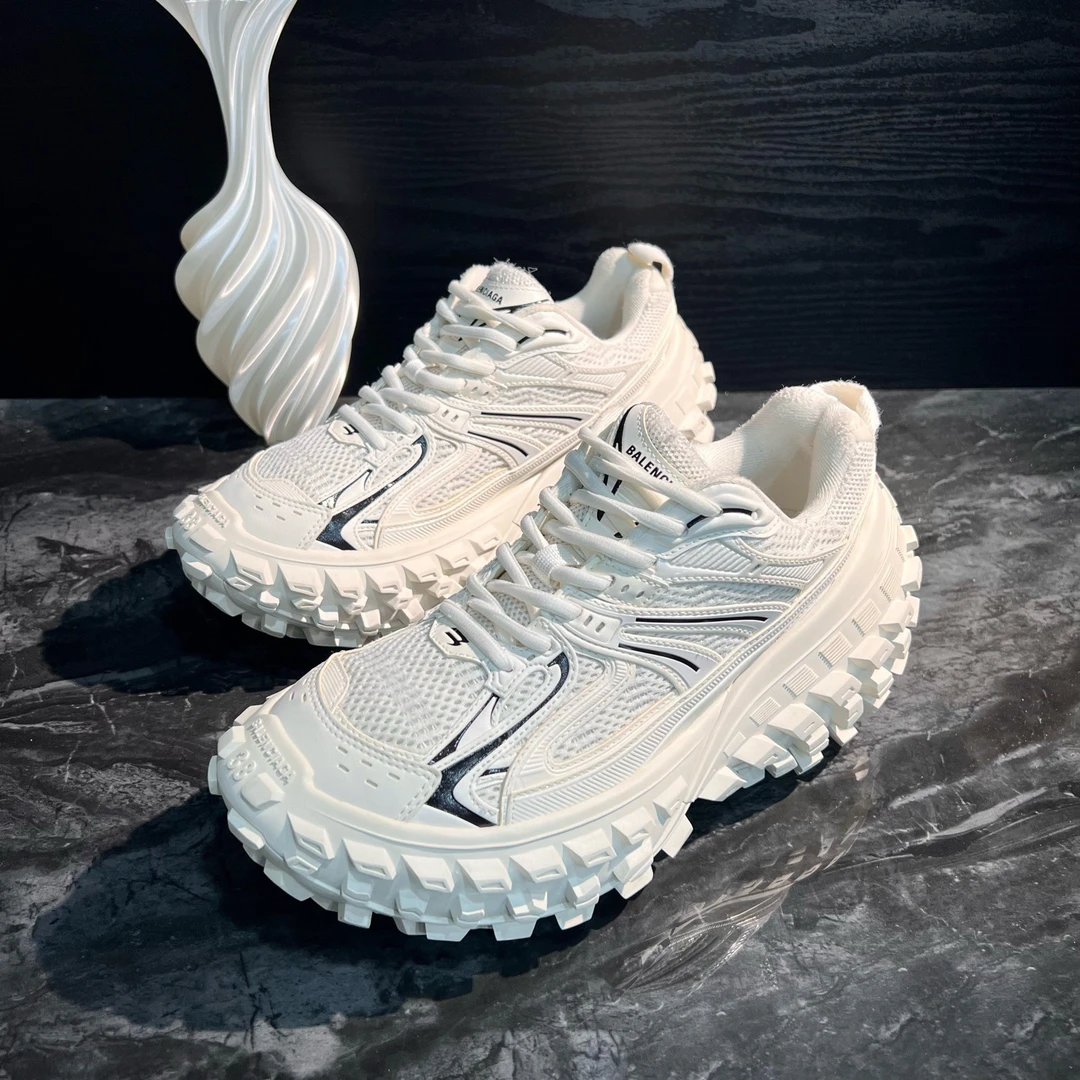 99新 Balenciaga/巴黎世家 2217/38码/白色轮胎鞋休闲鞋