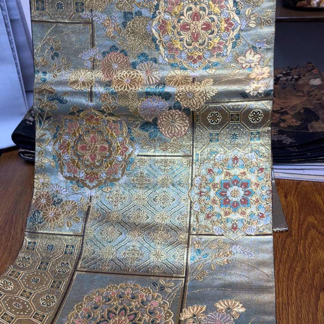 织绣西****包织锦技艺高超