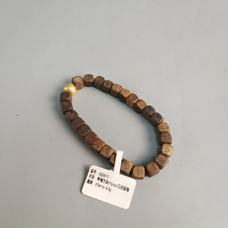 M25GC005A79 - 越南8分沉 设计款奇楠手串