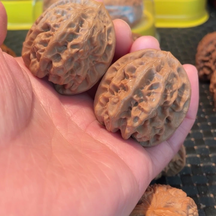 文玩核桃吊坠磐石核桃