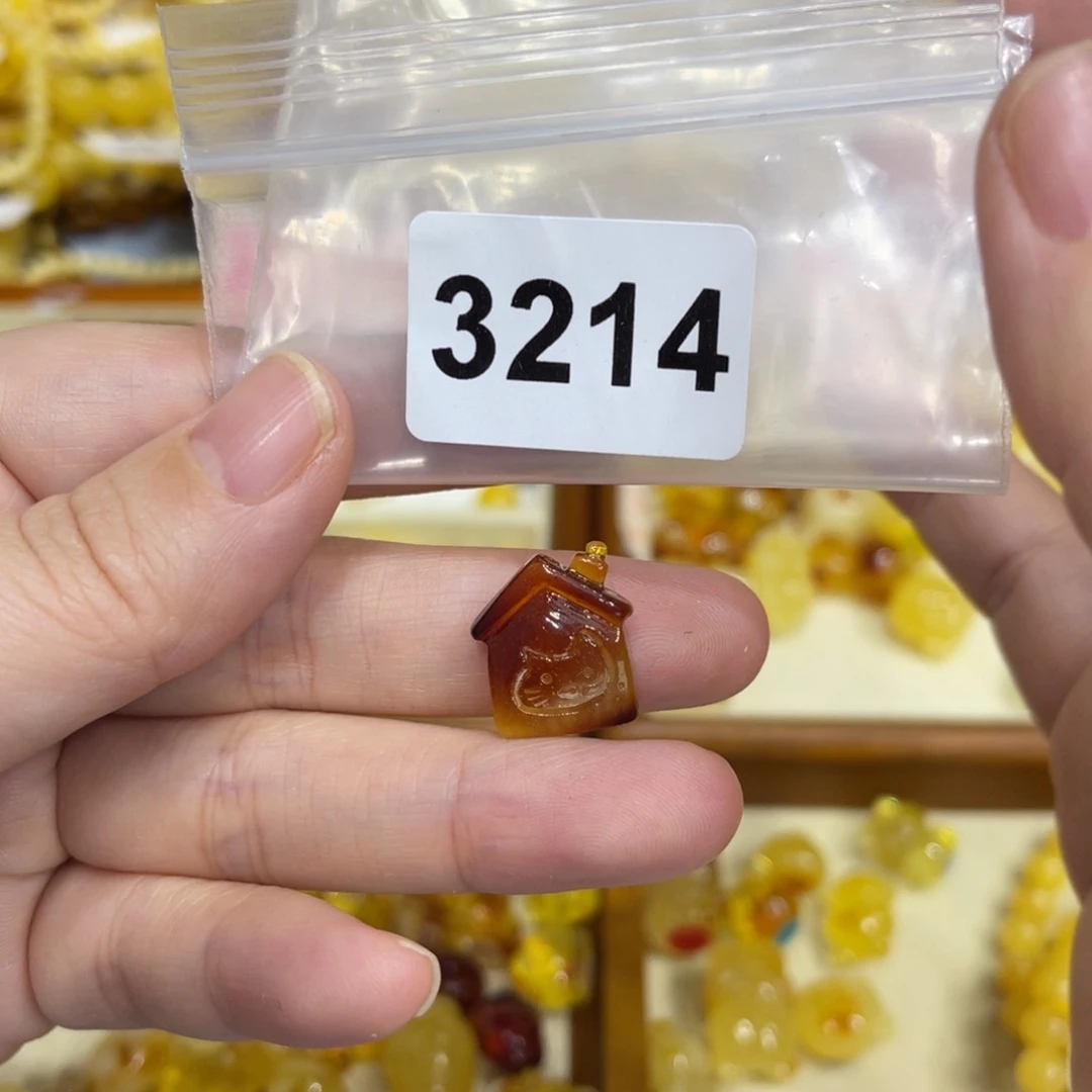 琥珀珠宝奇石未镶嵌