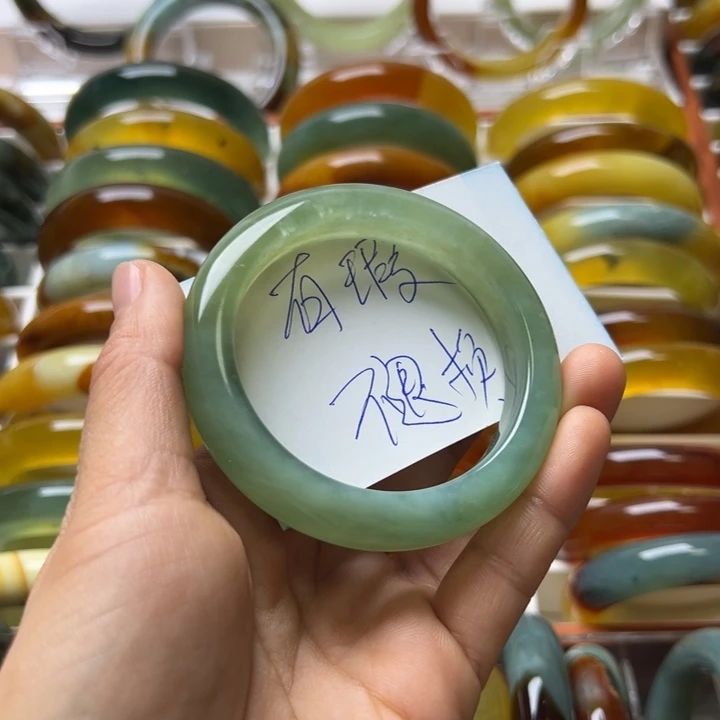 蛇纹石玉未镶嵌手镯