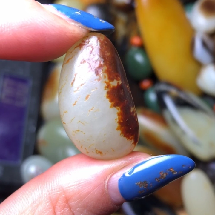 和田玉未镶嵌珠宝奇石