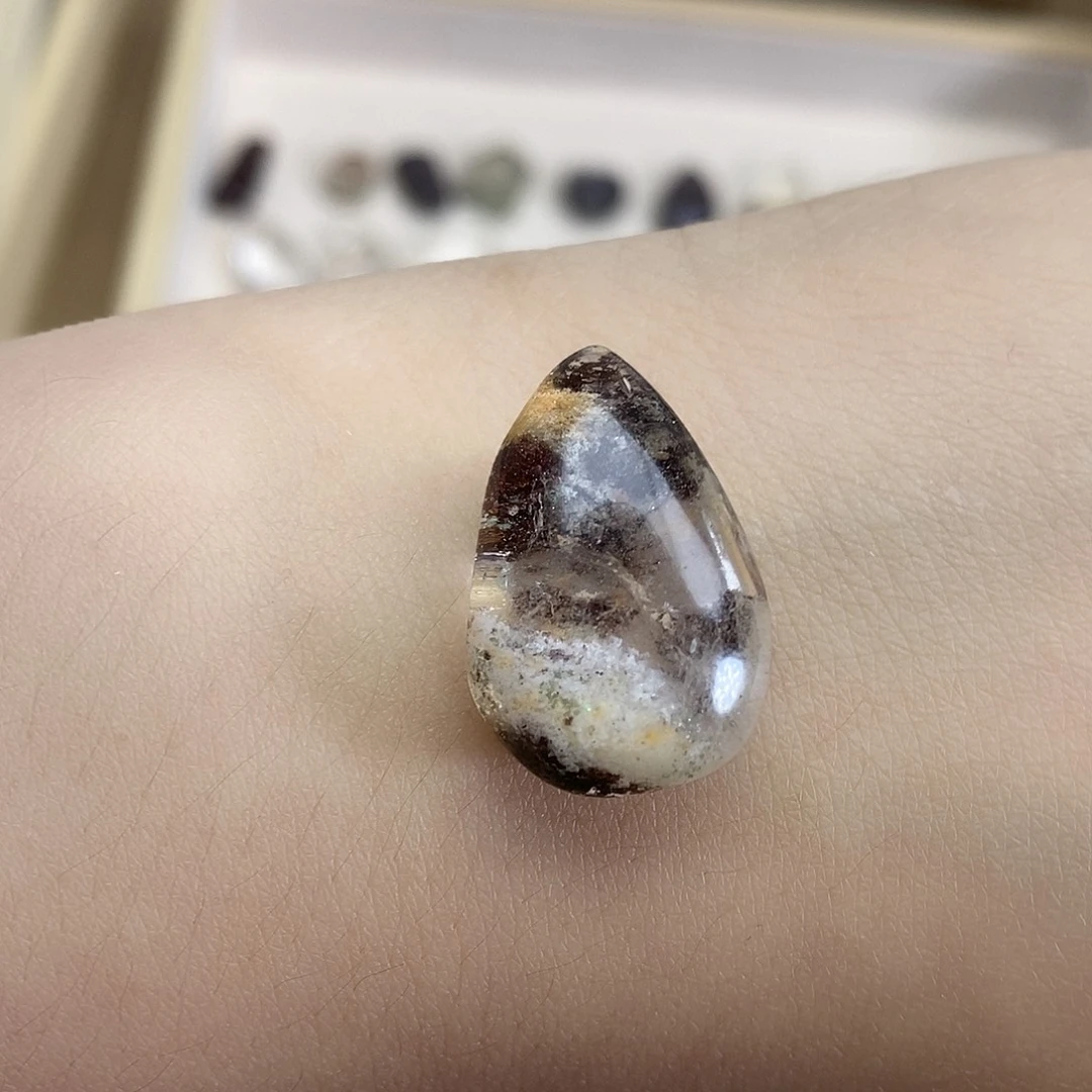 未镶嵌颈饰水晶?****?水晶