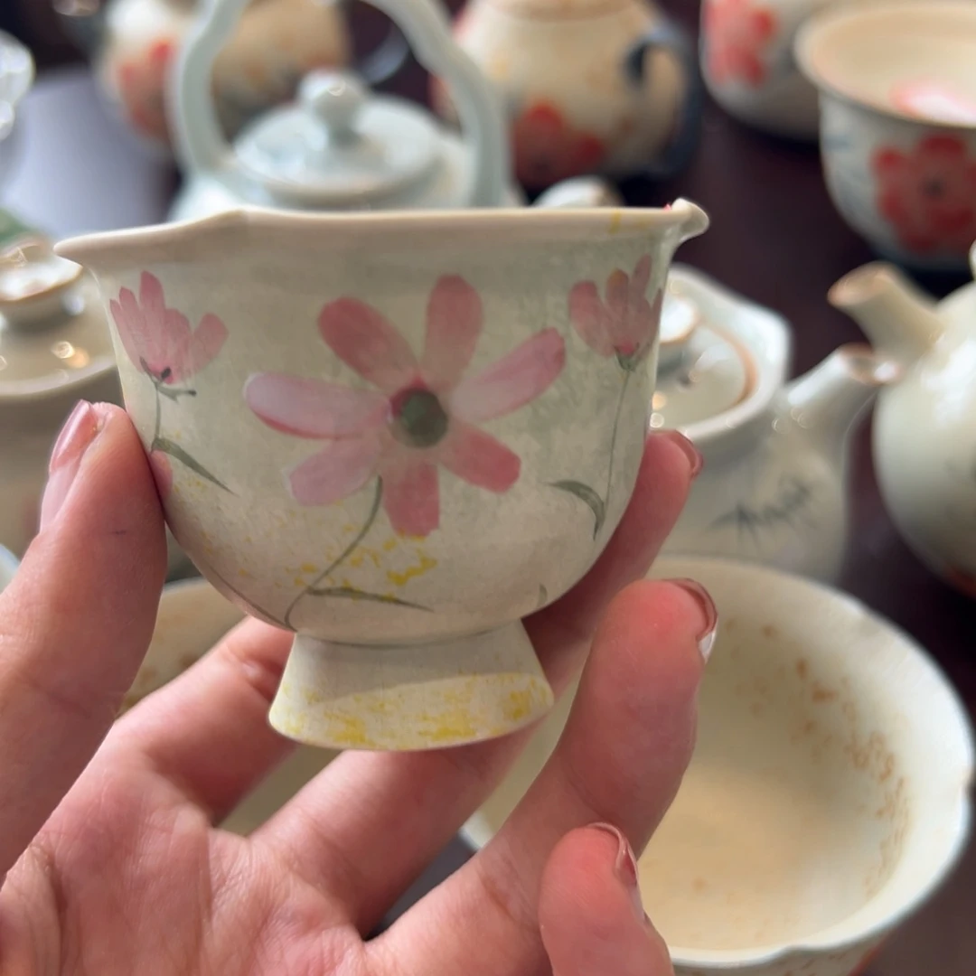 茶具等产品的生产和销售为一体的