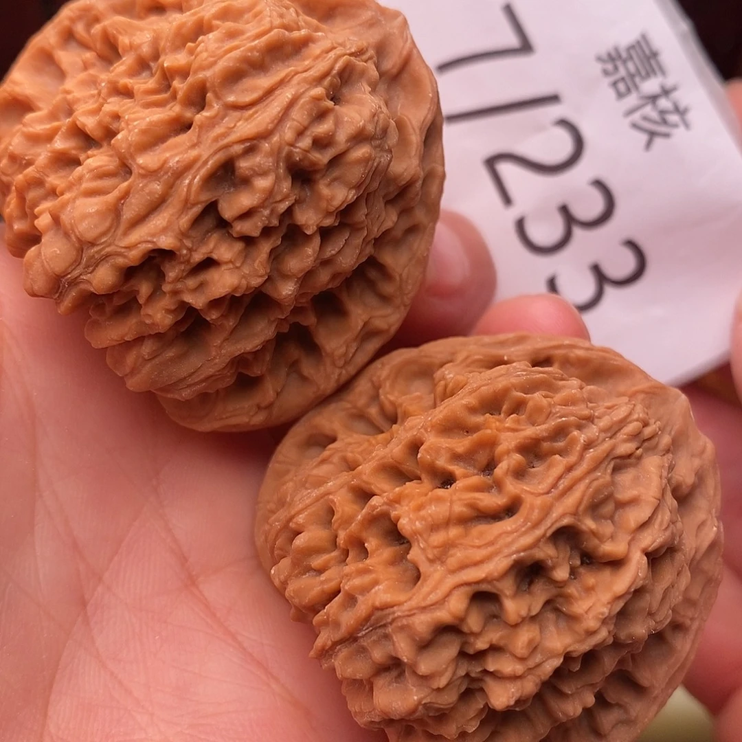 把件文玩核桃43.5正三角南疆石